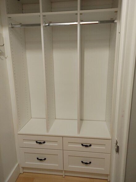 Coat closet - 1301 N Ode St