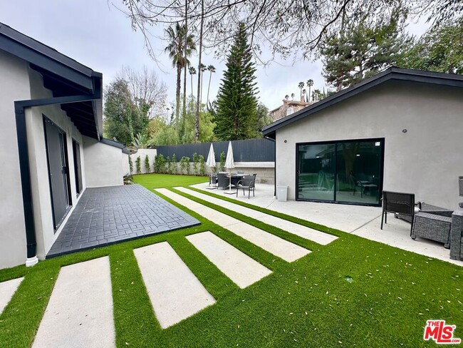 Building Photo - 4512 Libbit Ave