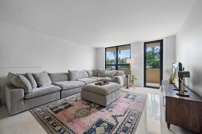 Building Photo - 10185 Collins Ave