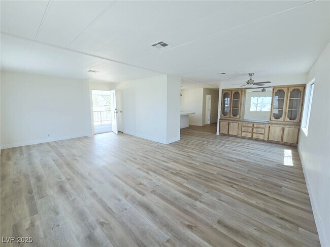 Building Photo - 220 Hopi Ln