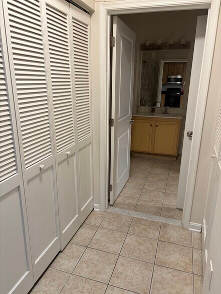 Building Photo - 2665 Prosperity Ave