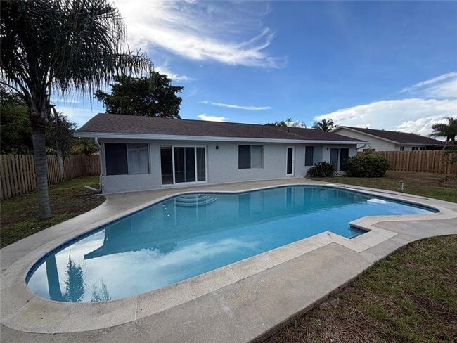 Building Photo - 1360 NW 94th Ave