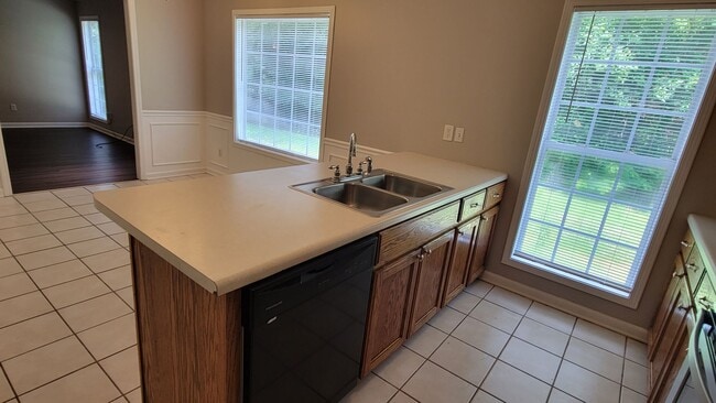 Building Photo - Laurel Creek Subdivision