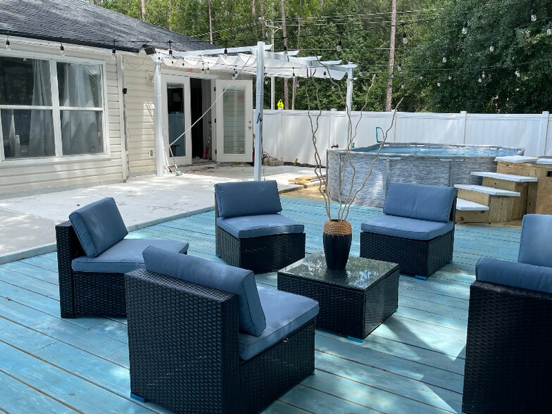 Building Photo - 3703 Alcove Dr