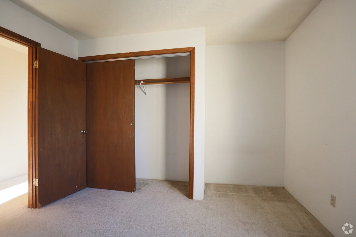 Building Photo - 1800 Old West Main St