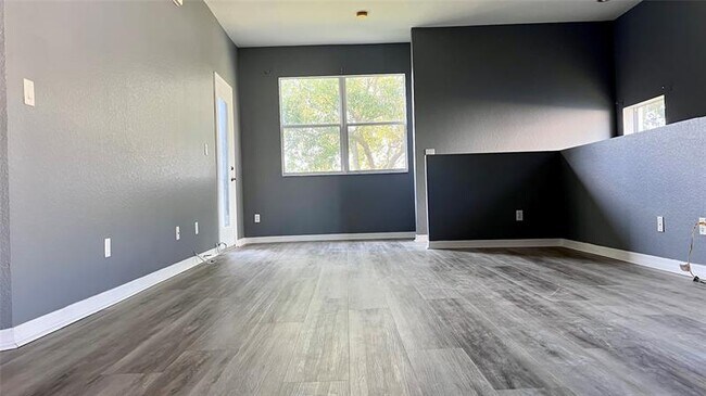 Building Photo - 3046 Grandiflora Dr