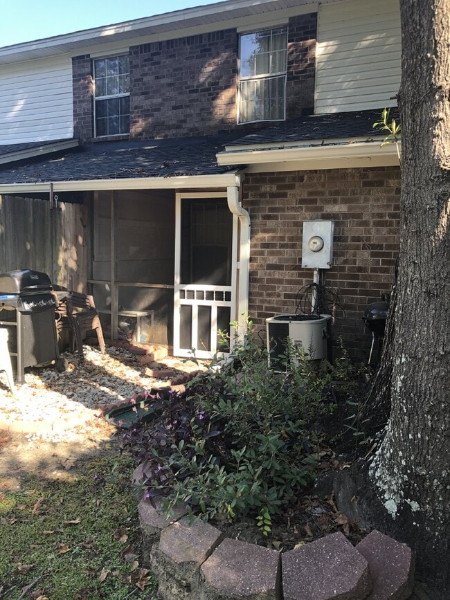Building Photo - 2039 Rondo St