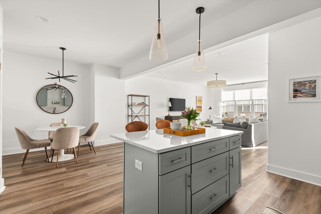 Building Photo - 7008 Westside Cir