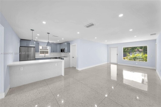 Building Photo - 2311 SW 23rd St