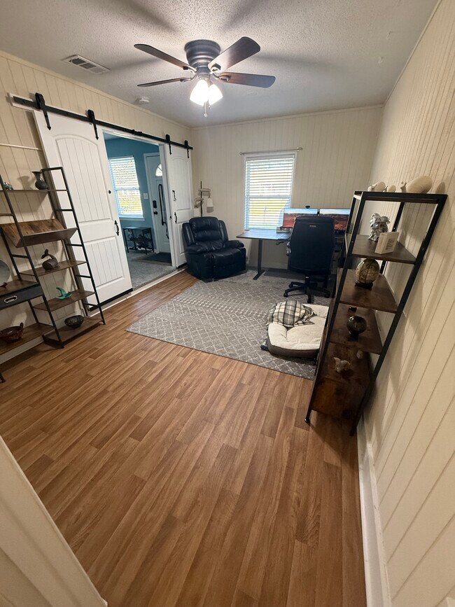 Building Photo - 113 Walz Cir