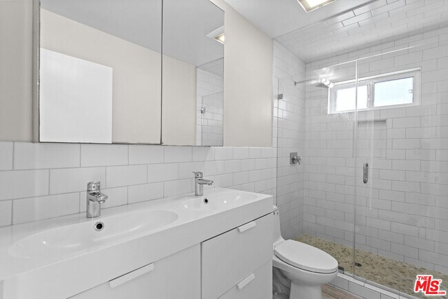 Building Photo - 6955 Trolleyway S