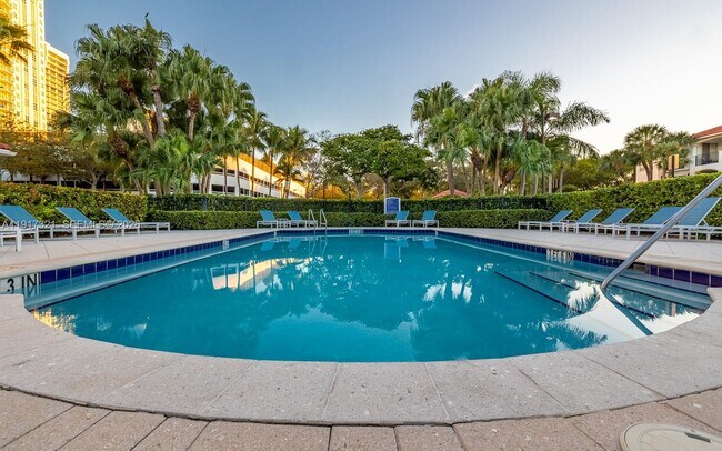 Building Photo - 3255 NE 184th St