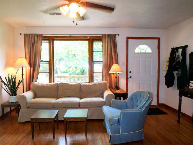 Building Photo - 117 Bicknell St