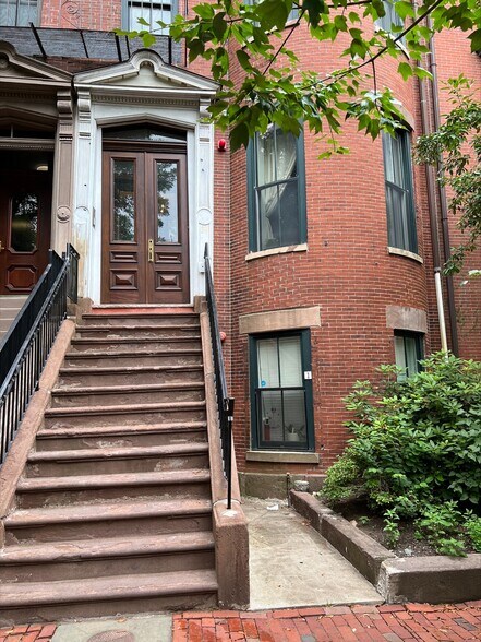 Building Photo - 34 Greenwich Pk