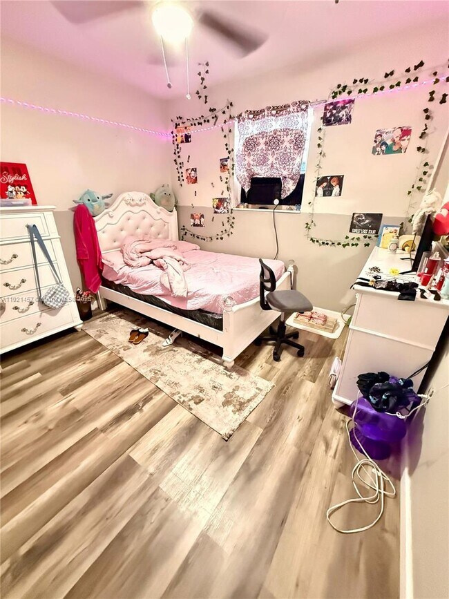 Building Photo - 7666 La Salle Blvd