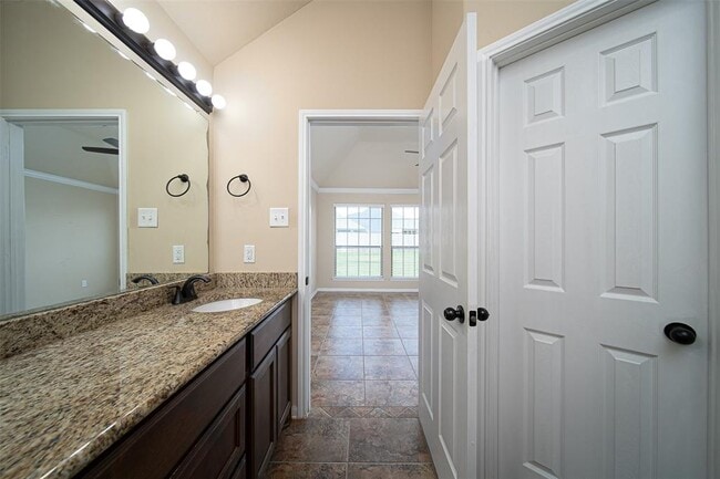 Building Photo - 2024 Silverwater Ct