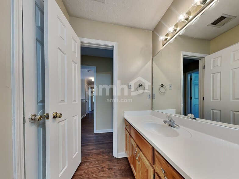 Building Photo - 2366 Carrol Ridge Ln