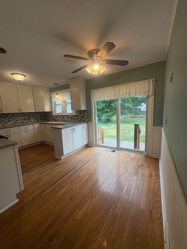 Building Photo - Charming 3-Bed, 1.5 Bath Home in Peaceful ...