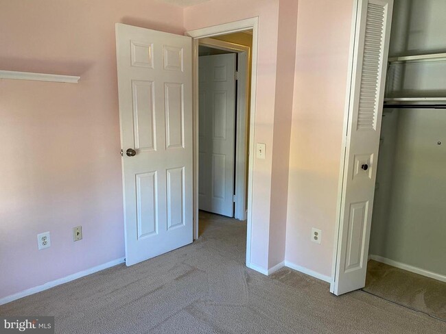 Building Photo - 1666 Barnstead Dr