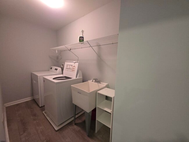 Building Photo - 2 Anchorage Ct