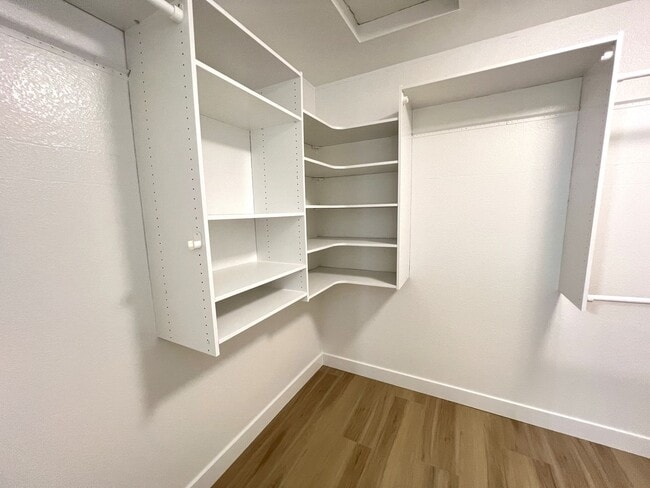 Building Photo - 3 bedroom, 2.5 bathroom home located in Henderson, NV!