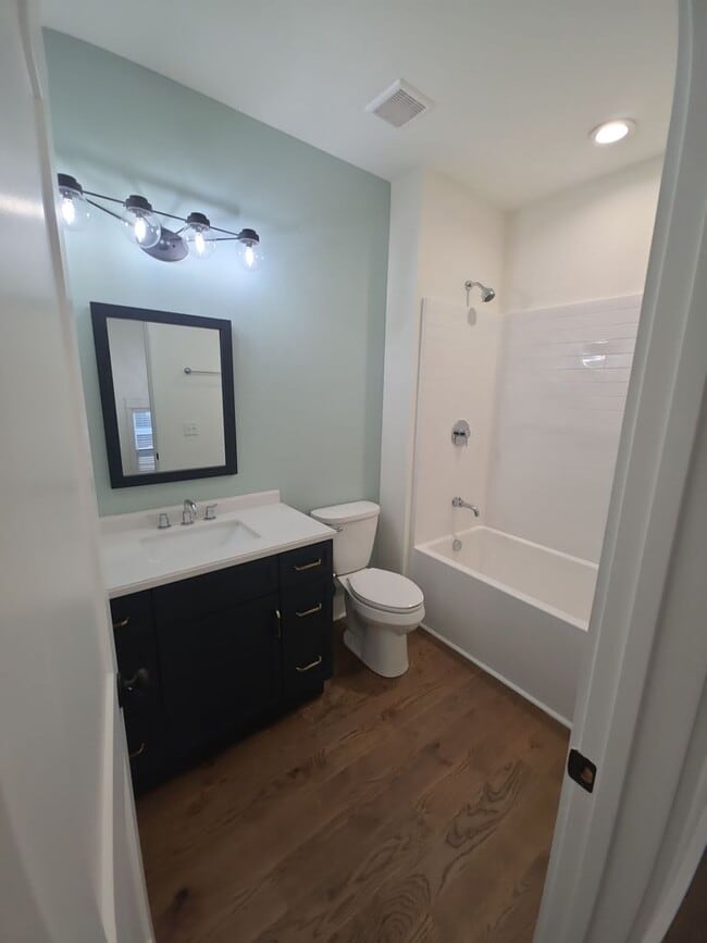 Building Photo - 4-Bedroom HOA Home with Pool Access Near Downtown Cookeville