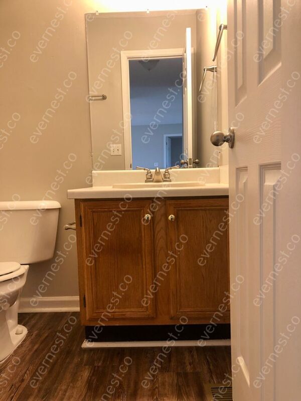 Building Photo - 7614 Greenway Dr