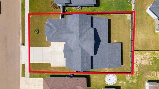 Building Photo - 1615 Lago Delton