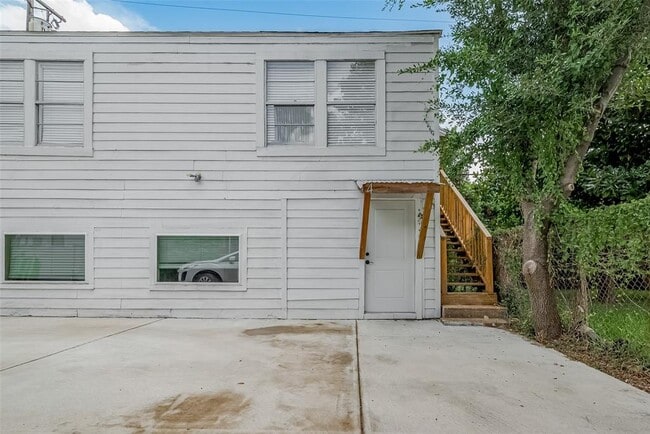 Building Photo - 1511 Scharpe St