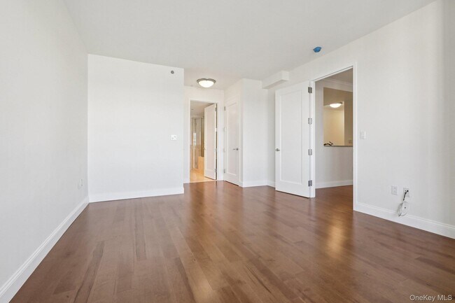 Building Photo - 10 City Pl