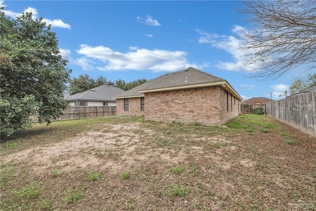 Building Photo - 23 Tulip Cir