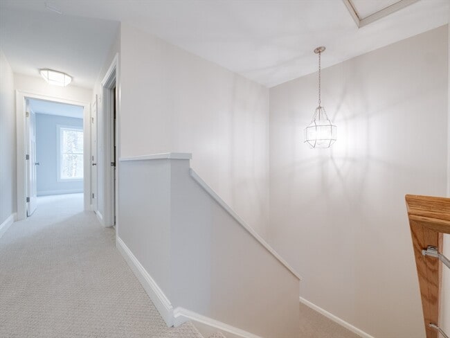 Building Photo - 5 Barracks Rd