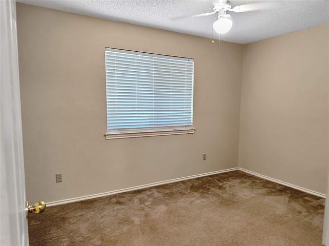 Building Photo - 708 Crestview Dr