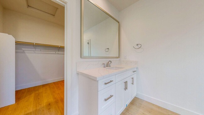 Building Photo - 2782 Sassy St