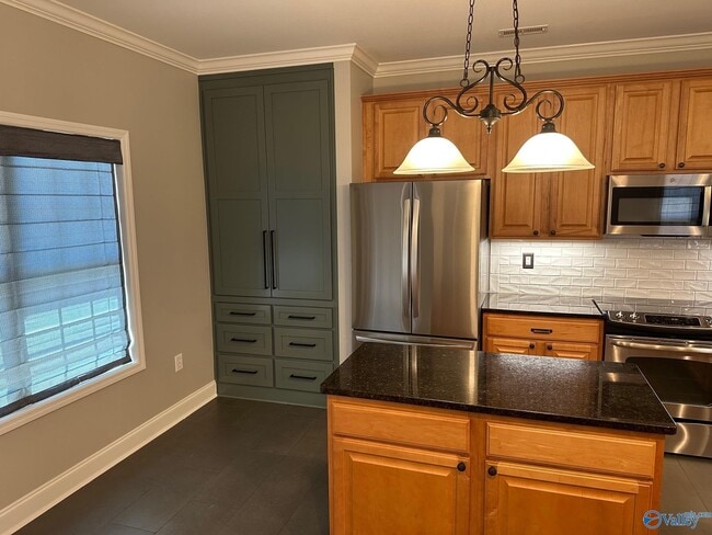 Building Photo - 110 Chelsea Park Row