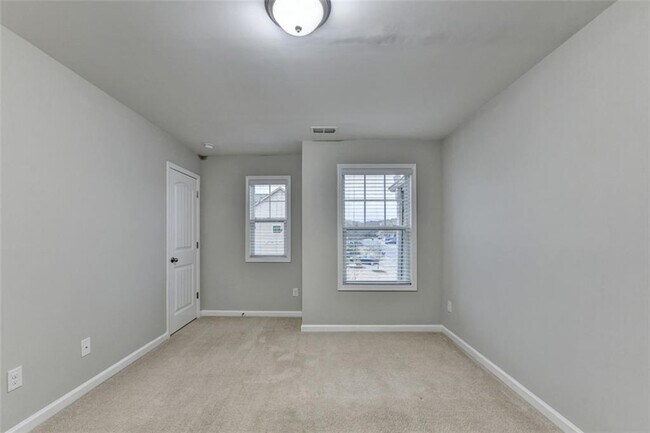 Building Photo - 7325 Heritage Oak Ct