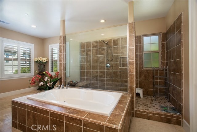 Building Photo - 4731 Oceanridge Dr