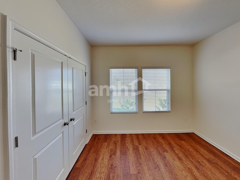 Building Photo - 8116 Golden Bamboo Dr