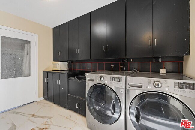Building Photo - 9213 Warbler Way