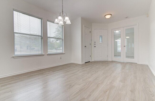 Building Photo - 205 Mood Lake Dr