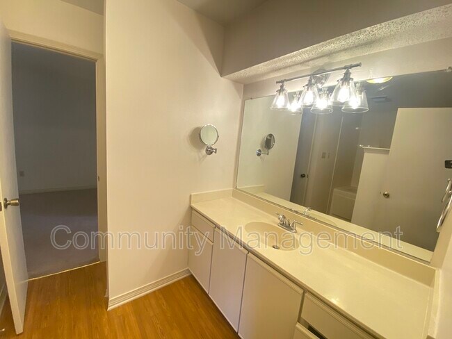 Building Photo - 5131 Butter Creek Ln