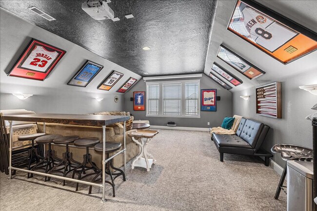 Building Photo - 2279 S Bear Claw Way