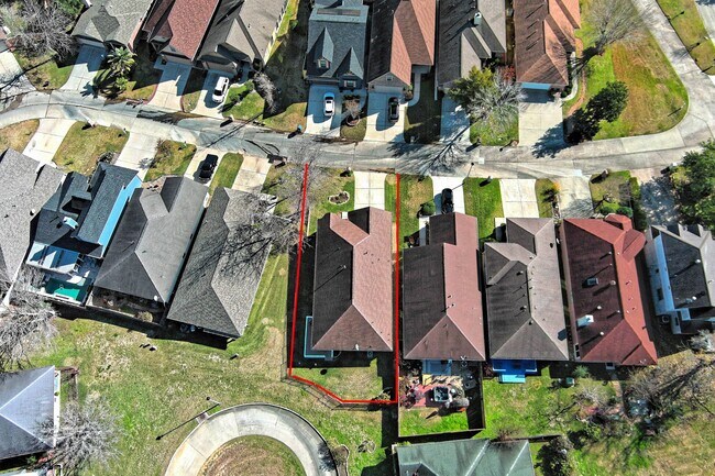 Building Photo - 108 Cove Cir