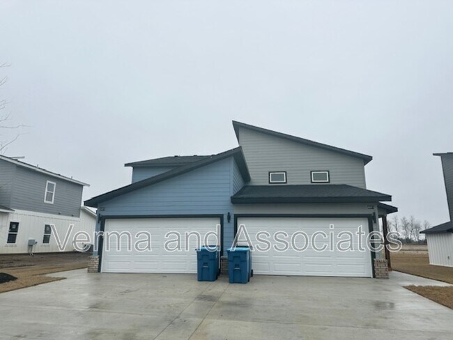 Primary Photo - 1507 SW Casuarina Dr