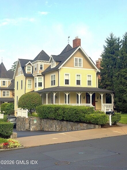 Building Photo - 178 Milbank Ave