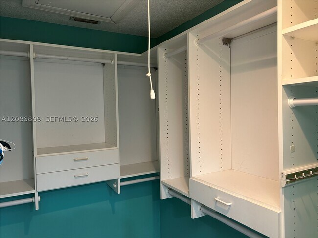 Building Photo - 6142 Landing 16 Lndg