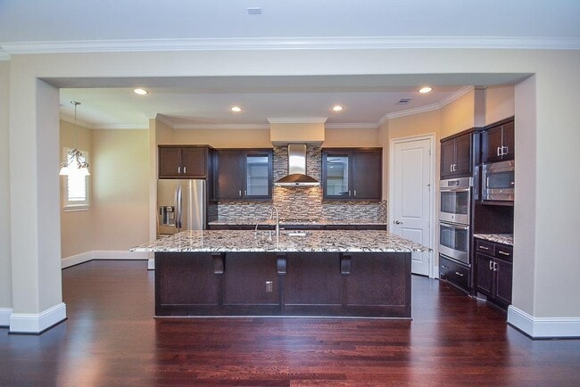 Building Photo - 15907 Court St