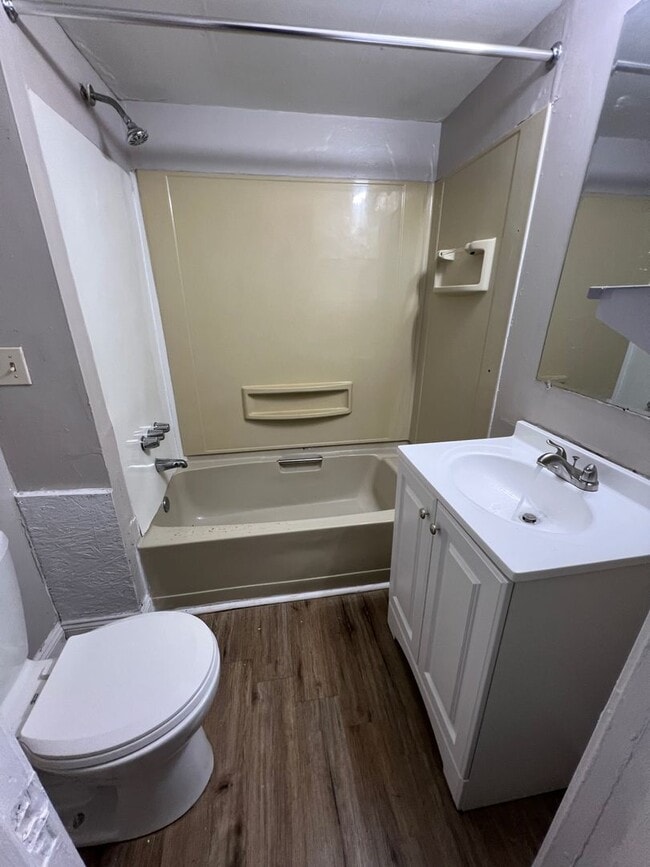 Building Photo - 12022 Griffing Ave