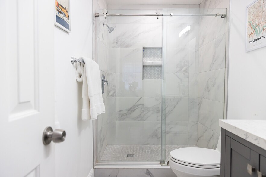 Building Photo - 1700 V St NW