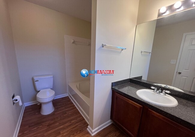 Building Photo - Nice townhome in Jonesboro